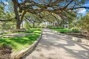 400 Academy Dr, Austin, TX 78704 - Photo 10