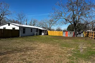 205 E Train St, Ellinger, TX 78938 - Photo 14