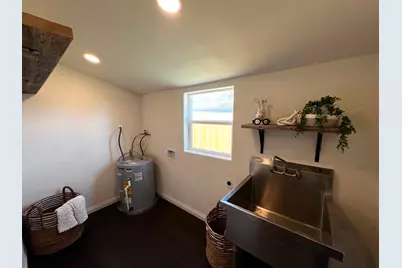 205 E Train Street, Ellinger, TX 78938 - Photo 12