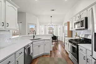 135 Langely, Kyle, TX 78640 - Photo 4