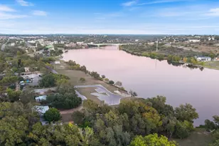 421 St Andrews St, Meadowlakes, TX 78654 - Photo 32