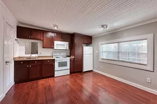 2103 E 16th St, Austin, TX 78702 - Photo 8