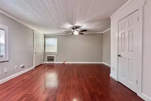 2103 E 16th St, Austin, TX 78702 - Photo 14