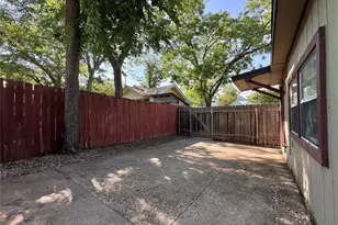 2103 E 16th St, Austin, TX 78702 - Photo 20