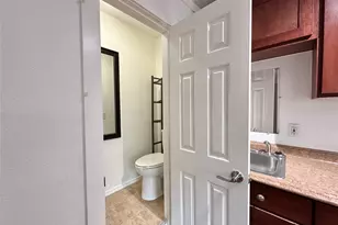 2103 E 16th St, Austin, TX 78702 - Photo 8
