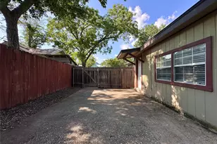 2103 E 16th St, Austin, TX 78702 - Photo 20