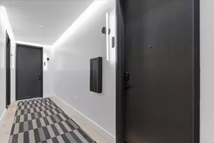 610 Davis St, Austin, TX 78701 - Photo 2