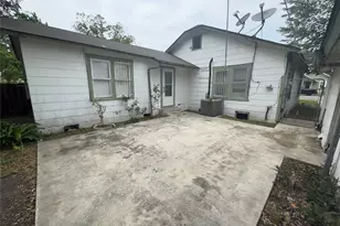 306 Bowie St, Luling, TX 78648 - Photo 28