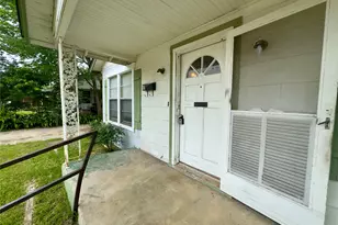 306 Bowie St, Luling, TX 78648 - Photo 6