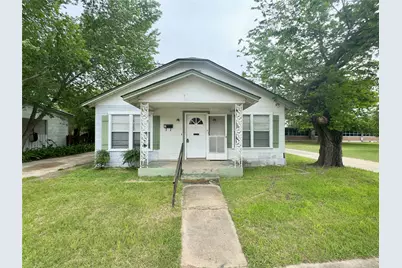 306 Bowie Street, Luling, TX 78648 - Photo 1