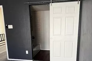 2018 W Rundberg Ln, Austin, TX 78758 - Photo 16