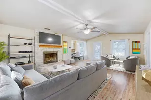 2114 Bel-Air Dr, Taylor, TX 76574 - Photo 2