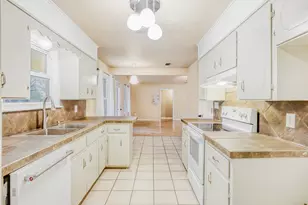 2114 Bel-Air Dr, Taylor, TX 76574 - Photo 24