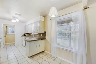 2114 Bel-Air Dr, Taylor, TX 76574 - Photo 22