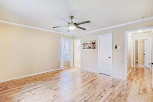 2114 Bel-Air Dr, Taylor, TX 76574 - Photo 16