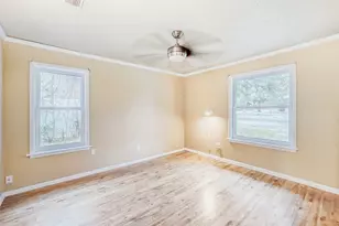2114 Bel-Air Dr, Taylor, TX 76574 - Photo 12