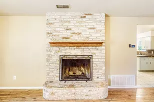 2114 Bel-Air Dr, Taylor, TX 76574 - Photo 20