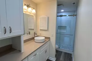 100 Bay Point Dr, Horseshoe Bay, TX 78657 - Photo 8