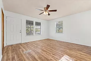 205 Cisneros St, Kyle, TX 78640 - Photo 8