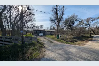 107 Patti Cove N, Bastrop, TX 78602 - Photo 2