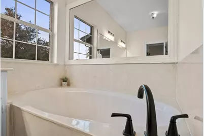 320 Woodland Oaks Trail, Buda, TX 78610 - Photo 14