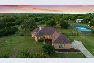 320 Woodland Oaks Trail, Buda, TX 78610 - Photo 2