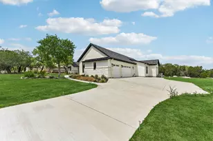 116 Tranquility Trails Dr, Spicewood, TX 78669 - Photo 2