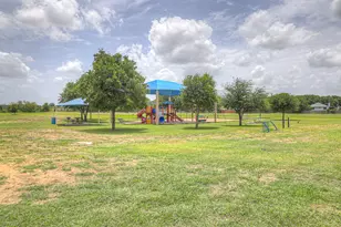401 Summerside Ave, Lockhart, TX 78644 - Photo 32