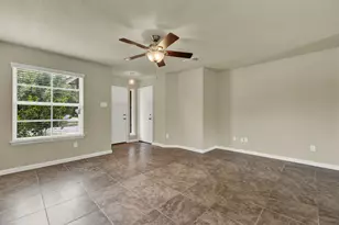401 Summerside Ave, Lockhart, TX 78644 - Photo 6