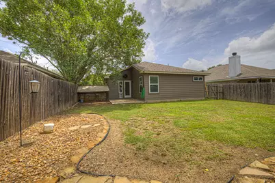 401 Summerside Avenue, Lockhart, TX 78644 - Photo 28