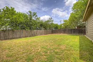 401 Summerside Ave, Lockhart, TX 78644 - Photo 30
