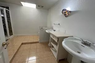 109 N Main St, Taylor, TX 76574 - Photo 12