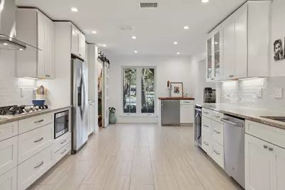 8610 Mesa Drive, Austin, TX 78759 - Photo 10