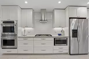 8610 Mesa Dr, Austin, TX 78759 - Photo 12