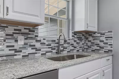 2258 W Mill Street, New Braunfels, TX 78130 - Photo 10