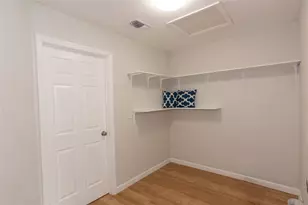 8512 Remington Ln, Austin, TX 78758 - Photo 32