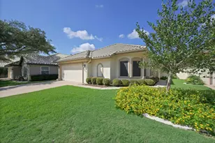 30117 Hacienda Ln, Georgetown, TX 78628 - Photo 2