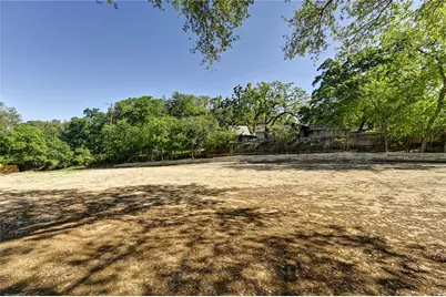 2000-2A Breeze Hollow, Austin, TX 78741 - Photo 12