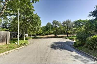 2000-2A Breeze Hollow, Austin, TX 78741 - Photo 4