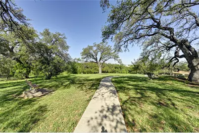 2000-2A Breeze Hollow, Austin, TX 78741 - Photo 16