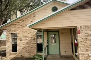 728 W San Antonio St, Lockhart, TX 78644 - Photo 14