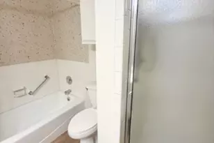 728 W San Antonio St, Lockhart, TX 78644 - Photo 14