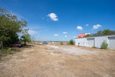 8956 N US Highway 183 Highway, Lockhart, TX 78644 - Photo 16