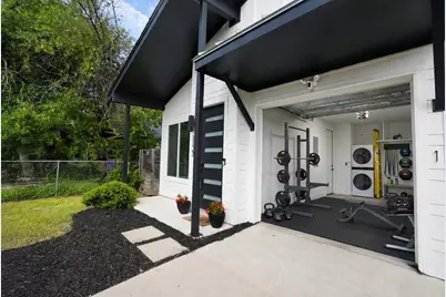 1123 Omega Avenue #1, Austin, TX 78721 - Photo 2