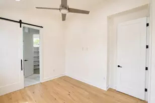 1123 Omega Ave, Austin, TX 78721 - Photo 18