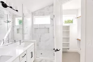 1123 Omega Ave, Austin, TX 78721 - Photo 16
