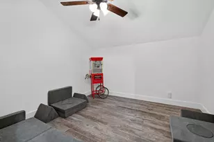 102 Valley View Dr E, Leander, TX 78641 - Photo 10