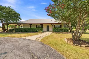 102 Valley View Dr E, Leander, TX 78641 - Photo 4