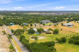 102 Valley View Dr E, Leander, TX 78641 - Photo 1