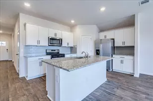 136 Medinah Ln, San Marcos, TX 78666 - Photo 4